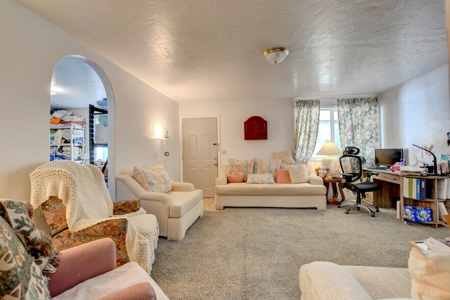 More Photos Of 625 Barbara Drive, Grants Pass Assisted Living For Sale