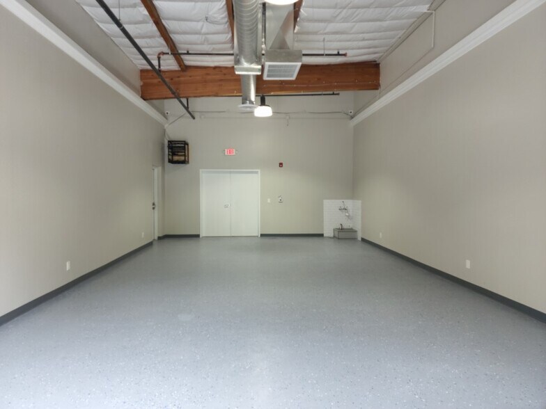 More Photos Of 1459-1523 W Gurley St, Prescott Unknown For Lease
