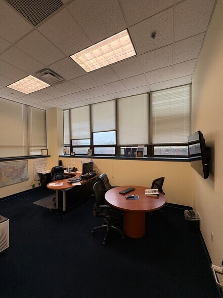 More Photos Of 75 Hawk Rd, Warminster Township Manufacturing For Lease