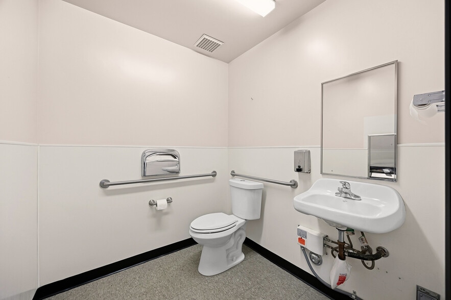More Photos Of 1139 Westminster Ave, Alhambra Warehouse For Lease