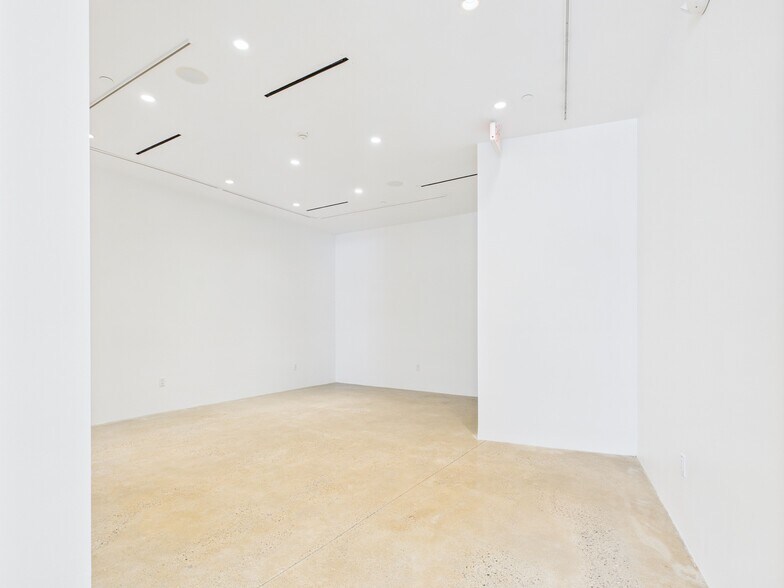 More Photos Of 407-409 Greenwich Ave, Greenwich Office For Lease