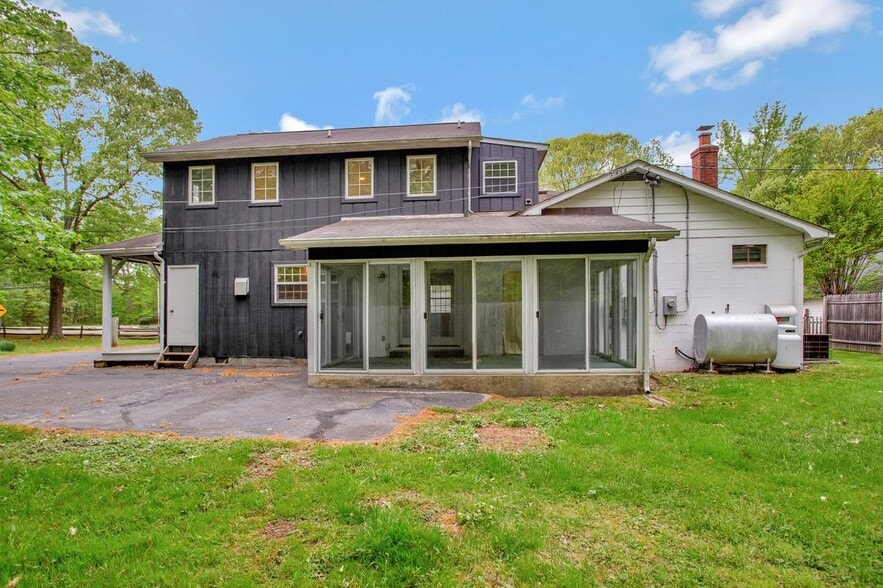 More Photos Of 6285 Shady Side Rd, Shady Side General Retail For Sale