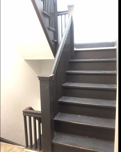 More Photos Of 1507-1529 Stratford Ave, Bridgeport Storefront Retail Residential For Lease