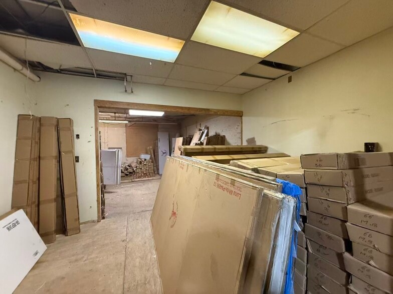 More Photos Of 42-52 Federal ave, Quincy Manufacturing For Sale