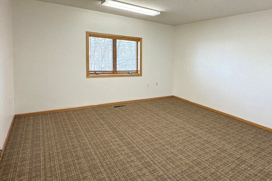 More Photos Of 2115 County Road D E, Maplewood Office For Lease