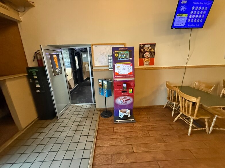 More Photos Of 127 S Broadway St, New Philadelphia Storefront Retail Office For Sale