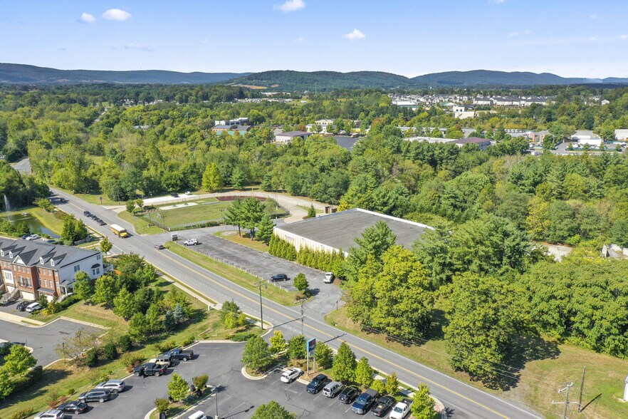 More Photos Of 310 N 21st St, Purcellville Manufacturing For Lease