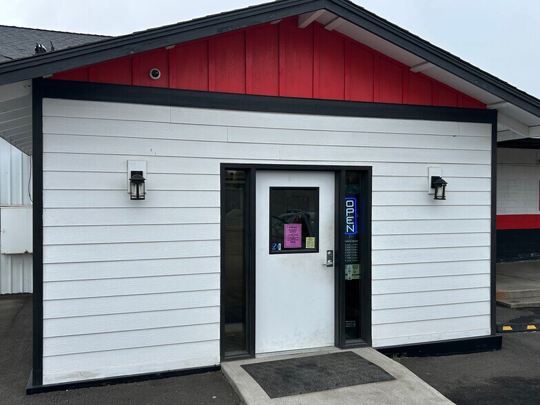 More Photos Of 1762 S Adams Dr, Madras Manufacturing For Sale