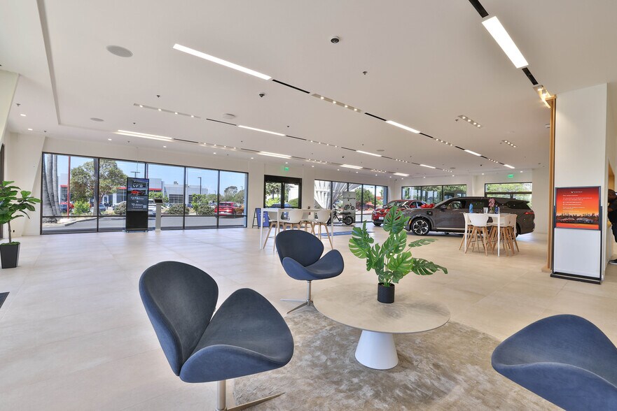 More Photos Of 3230 Auto Plz, Richmond Auto Dealership For Lease