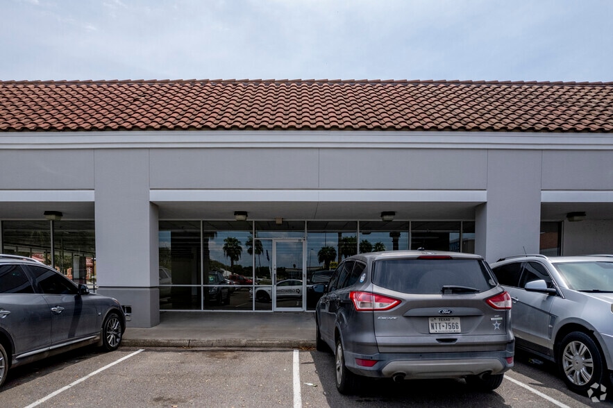 More Photos Of 1800 S Main St, McAllen Unknown For Lease