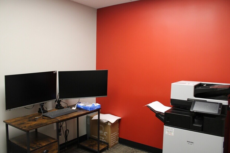 More Photos Of 399 Prairie Industrial Pky, Mulberry Warehouse For Lease