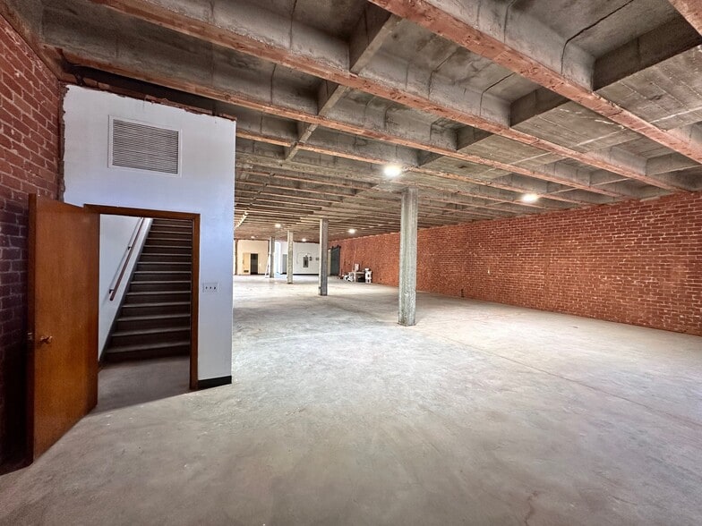 More Photos Of 1327 S Olive St, Los Angeles Specialty For Lease