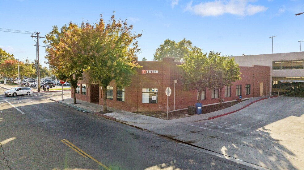 More Photos Of 125 S Bridge St, Visalia Office For Sale