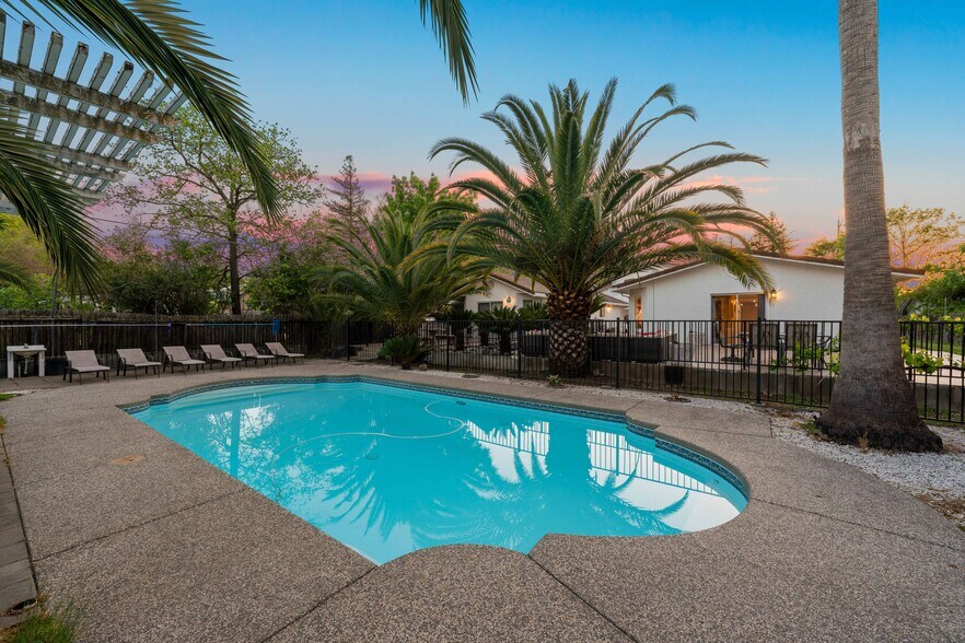 More Photos Of 3734 Hollister Ave, Carmichael Assisted Living For Sale