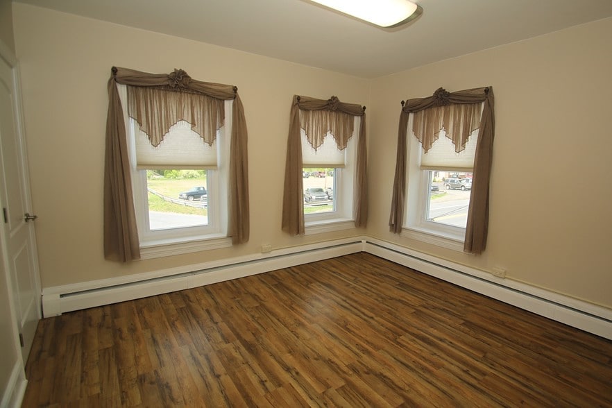 More Photos Of 1180 Route 100, Bechtelsville Office For Sale