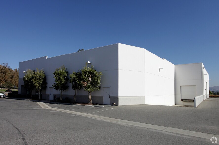 More Photos Of 1950 5th St, Norco Warehouse For Lease