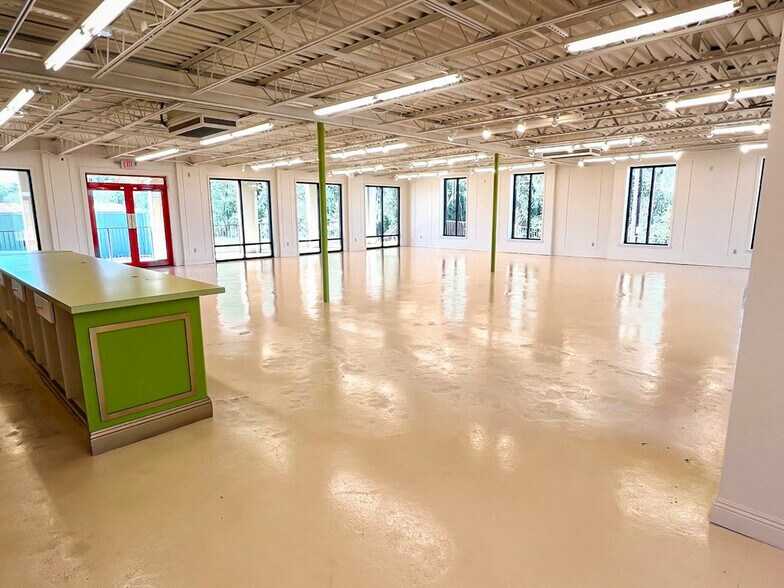 More Photos Of 1410 Apache Dr, Mccomb Freestanding For Lease