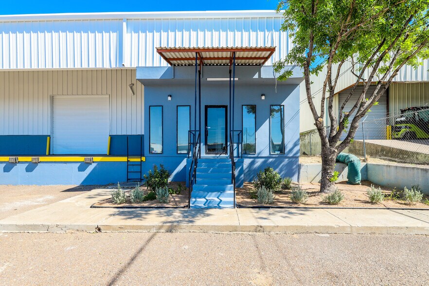 More Photos Of 14415 Import Rd, Laredo Warehouse For Sale