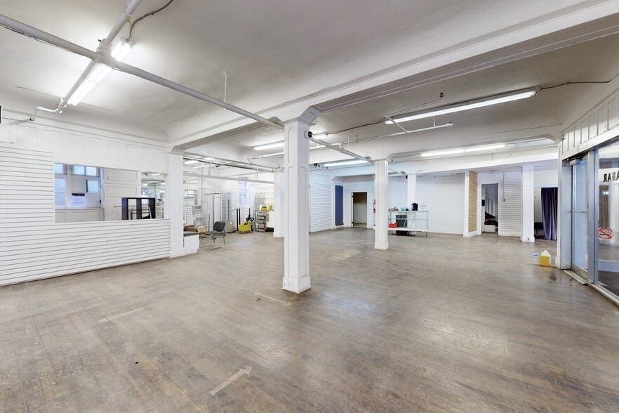 More Photos Of 10-14 Mccaul St, Toronto Office For Sale
