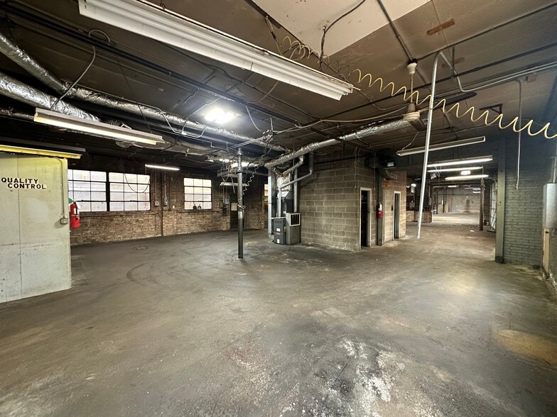 More Photos Of 3957 N Normandy Ave, Chicago Manufacturing For Sale