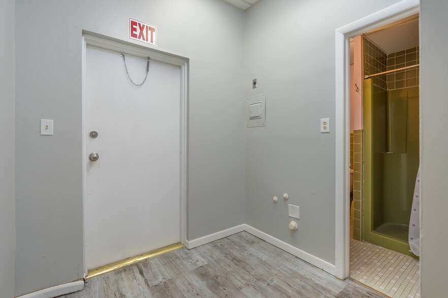 More Photos Of 5701 Overseas Hwy, Marathon Medical For Sale