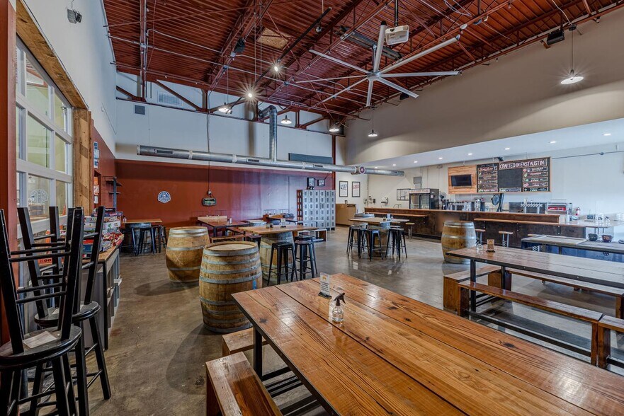 More Photos Of 507 E Calles St, Austin Loft Creative Space For Lease