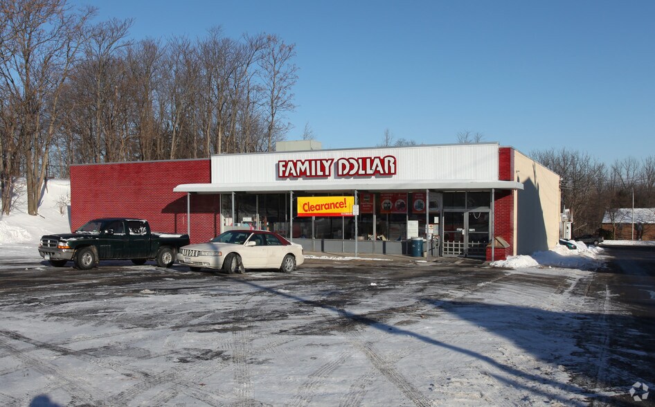 Primary Photo Of 133 William St, Palmyra Freestanding For Lease