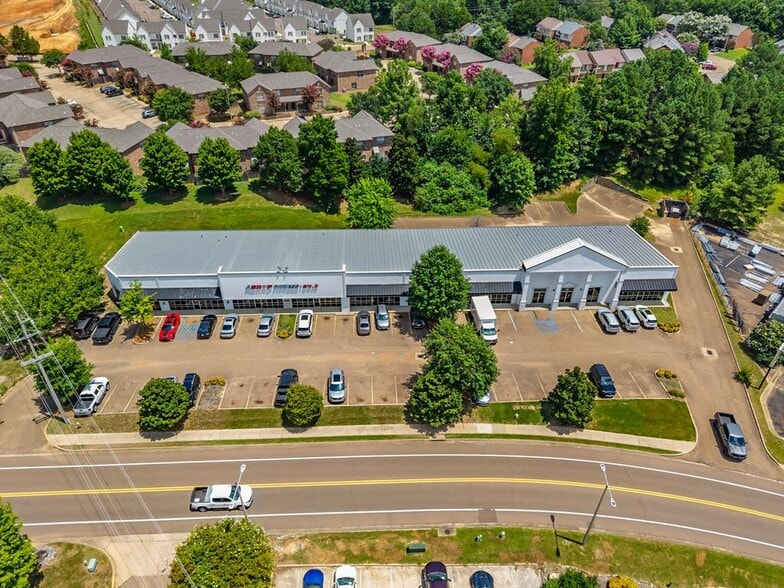 Primary Photo Of 304 Heritage Dr, Oxford General Retail For Sale