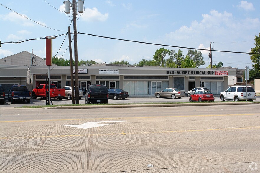 More Photos Of 3518-3528 E Broadway St, Pearland Freestanding For Lease