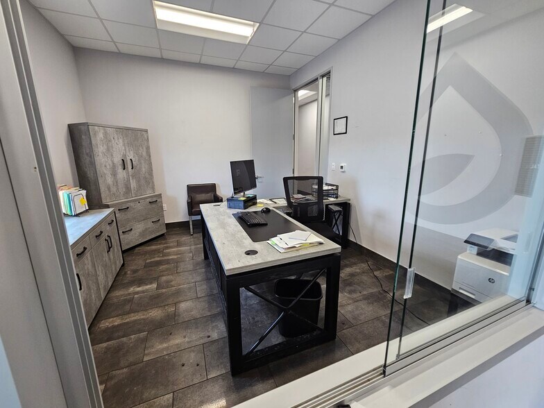 More Photos Of 51 County Road 171, Bay City Manufacturing For Sale