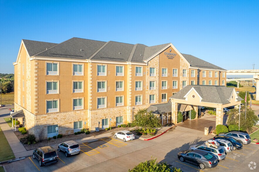 Primary Photo Of 13501 W Memorial Park Dr, Oklahoma City Hotel For Sale