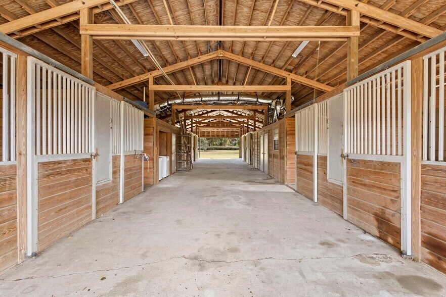 More Photos Of 42554 Maggie Jones Rd, Paisley Horse Stables For Sale