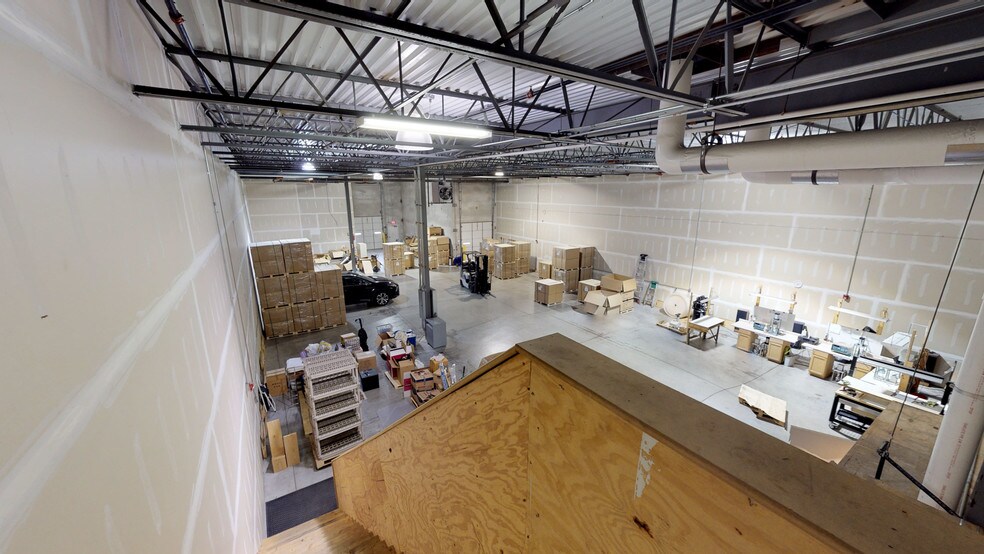 More Photos Of 150 Kendall Point Dr, Oswego Manufacturing For Lease