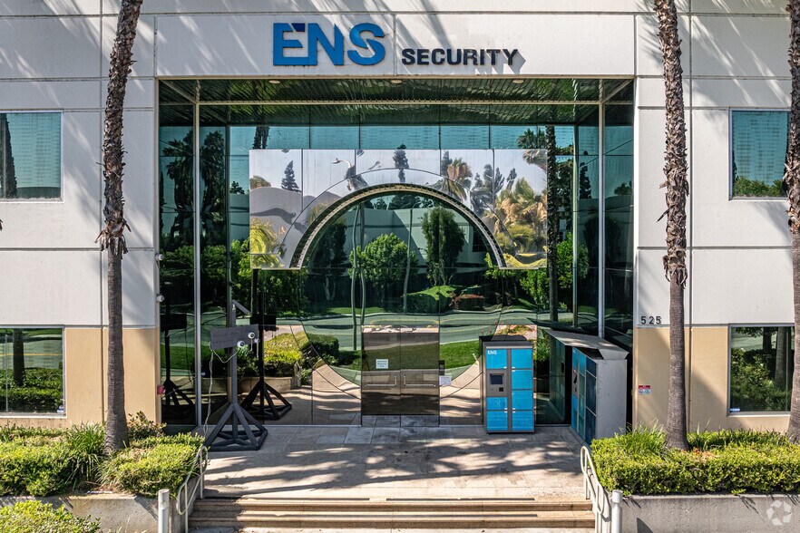 More Photos Of 525 Parriott Pl, City Of Industry Warehouse For Lease