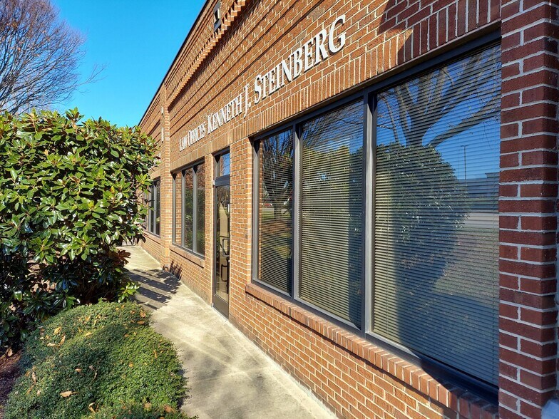 More Photos Of 4210 N Roxboro Rd, Durham Coworking Space