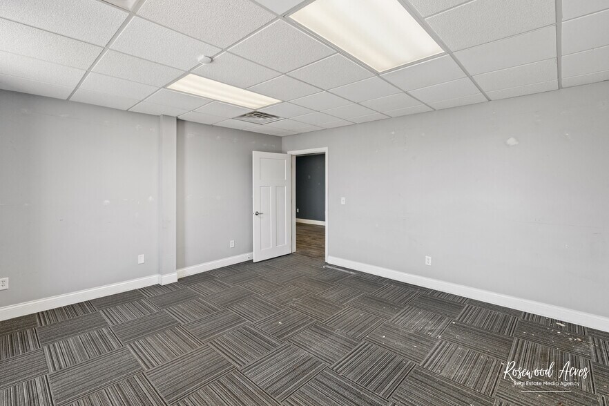 More Photos Of 124 E River St, Momence Warehouse For Sale