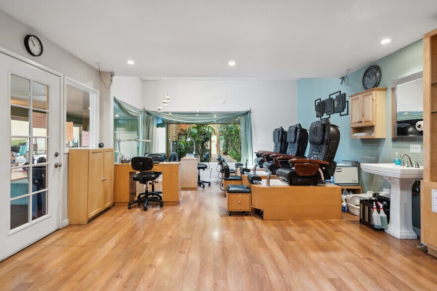 More Photos Of 200 Packet Landing Rd, Alameda Health Club For Sale