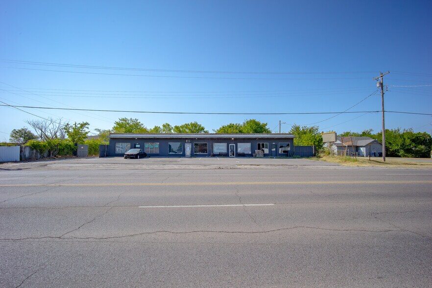 More Photos Of 3024-3030 NE 23rd St, Oklahoma City Freestanding For Sale