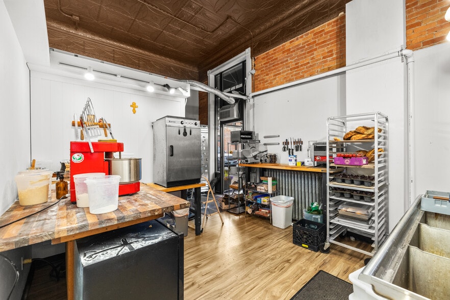 More Photos Of 17 2nd St E, Kalispell Storefront Retail Office For Sale