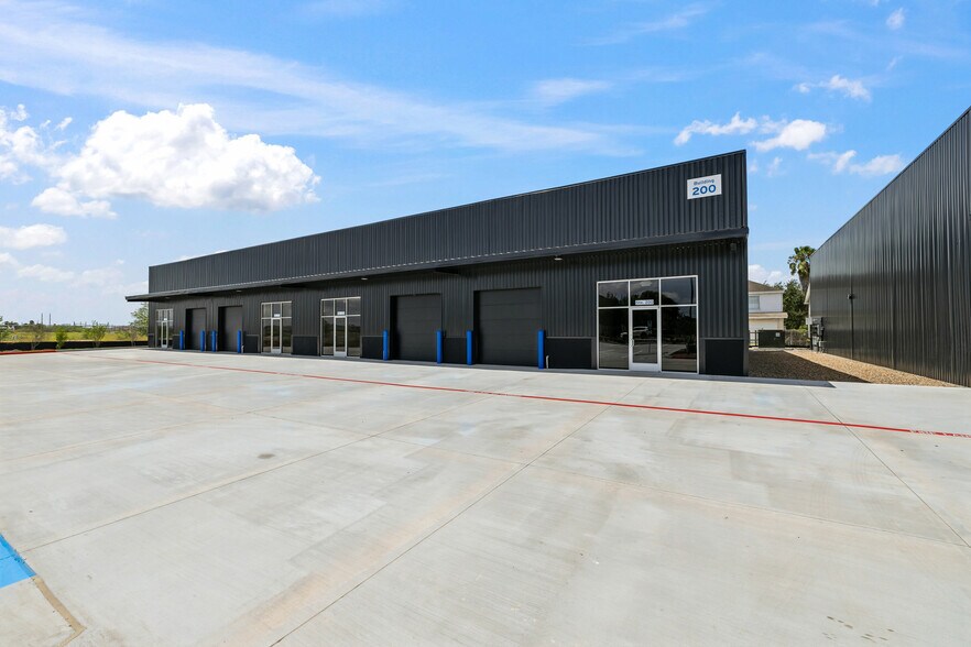 More Photos Of 1100 E Whitewing Ave, McAllen Light Distribution For Lease