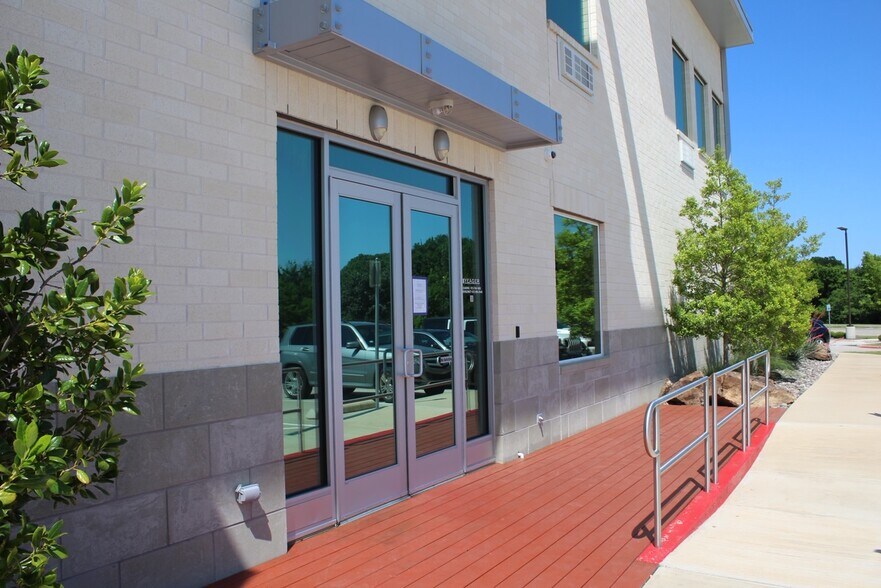 More Photos Of 8105 Rasor Blvd, Plano Coworking Space