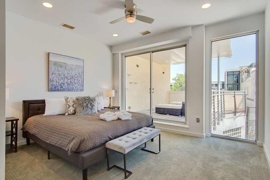 More Photos Of 487 King St, Charleston Loft Creative Space For Sale