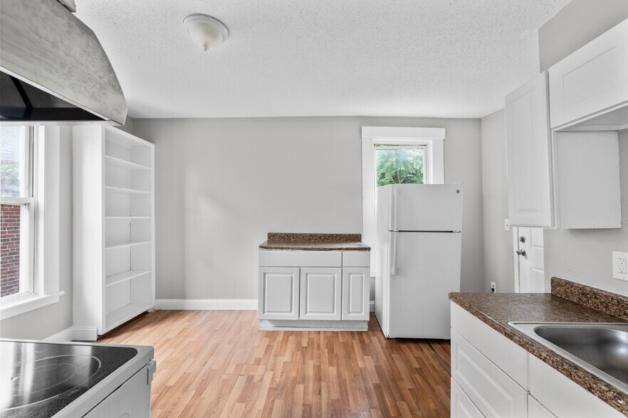 More Photos Of 5 Hill St, Waterbury Apartments For Sale