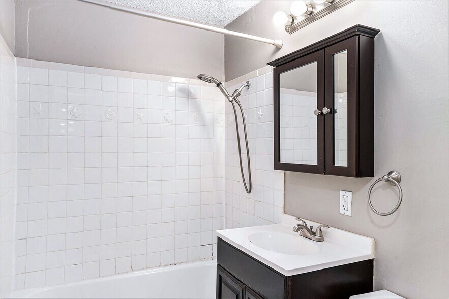 More Photos Of 120 W Elizabeth St, Independence Apartments For Sale