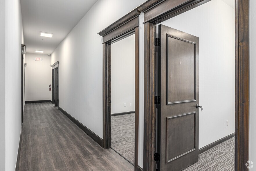 More Photos Of 2900 Washington Dr, Norman Unknown For Lease