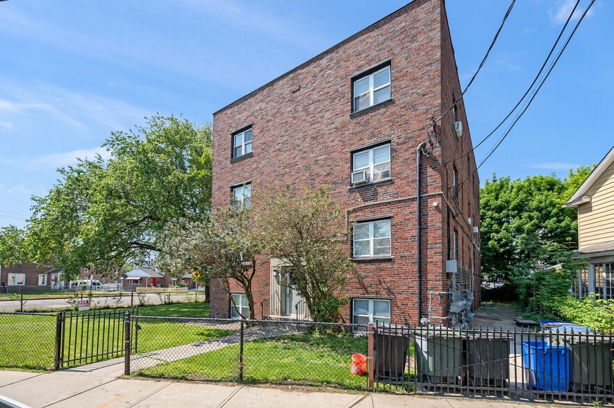 More Photos Of 305 Parrott Ave, Bridgeport Apartments For Sale