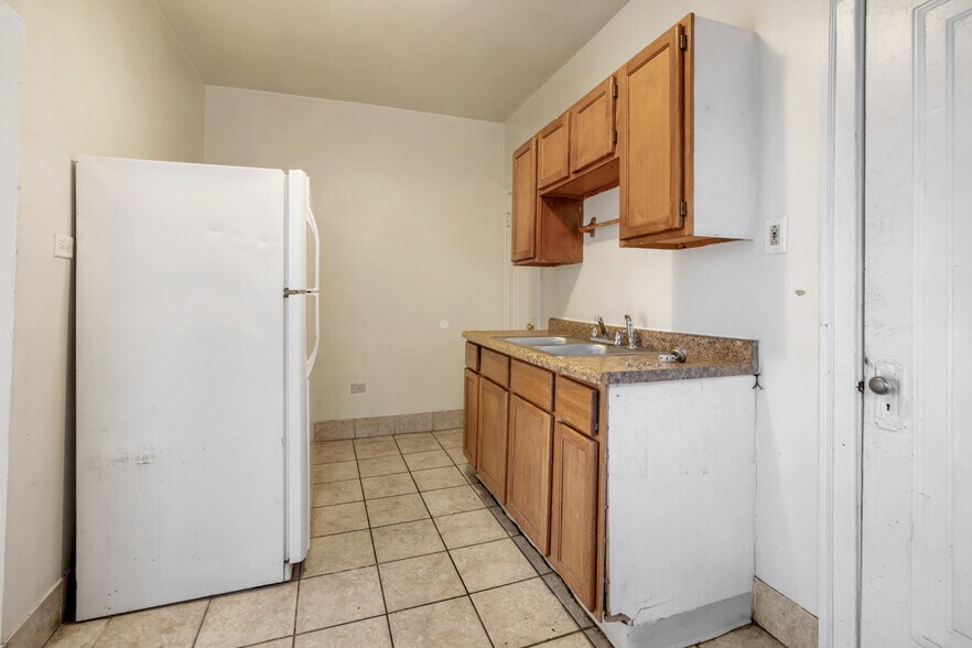 More Photos Of 5501 W Quincy St, Chicago Apartments For Sale