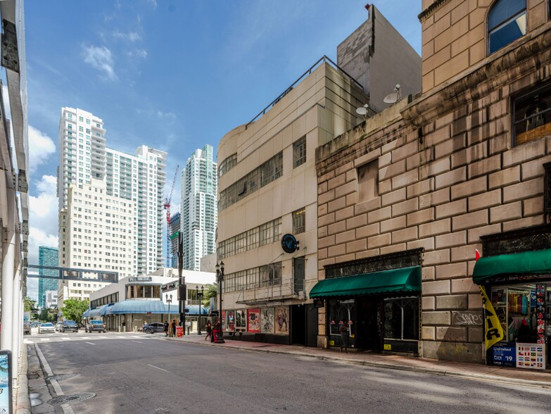 More Photos Of 200 E Flagler St, Miami Freestanding For Sale