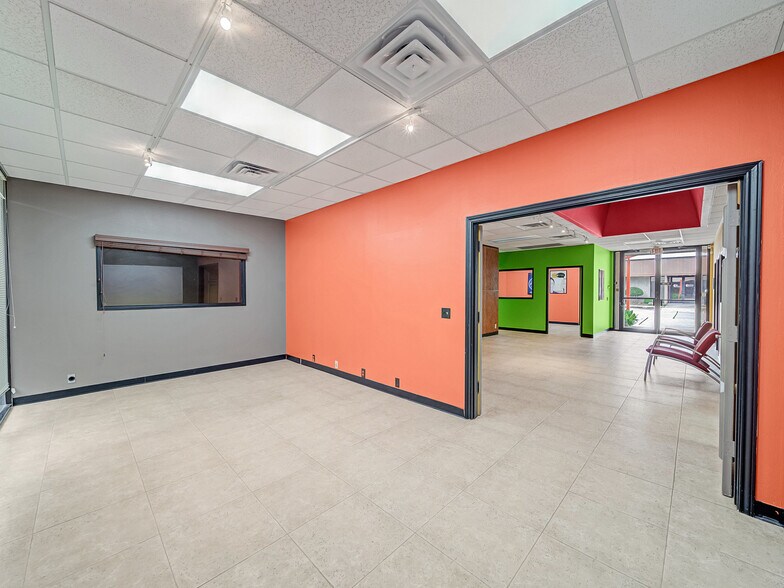 More Photos Of 2424 Lacy Ln, Carrollton Showroom For Sale