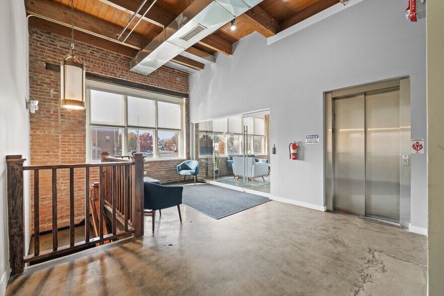 More Photos Of 3107-3111 Gillham Rd, Kansas City Storefront Retail Office For Sale